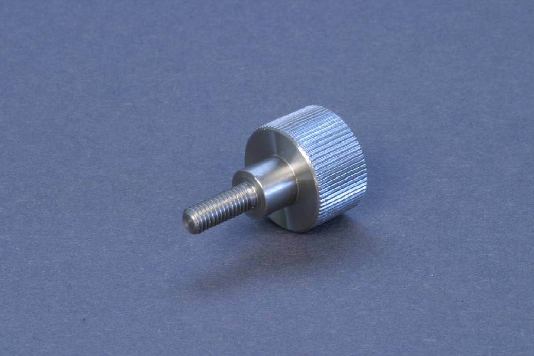 Rändelschraube mit großem Kopf